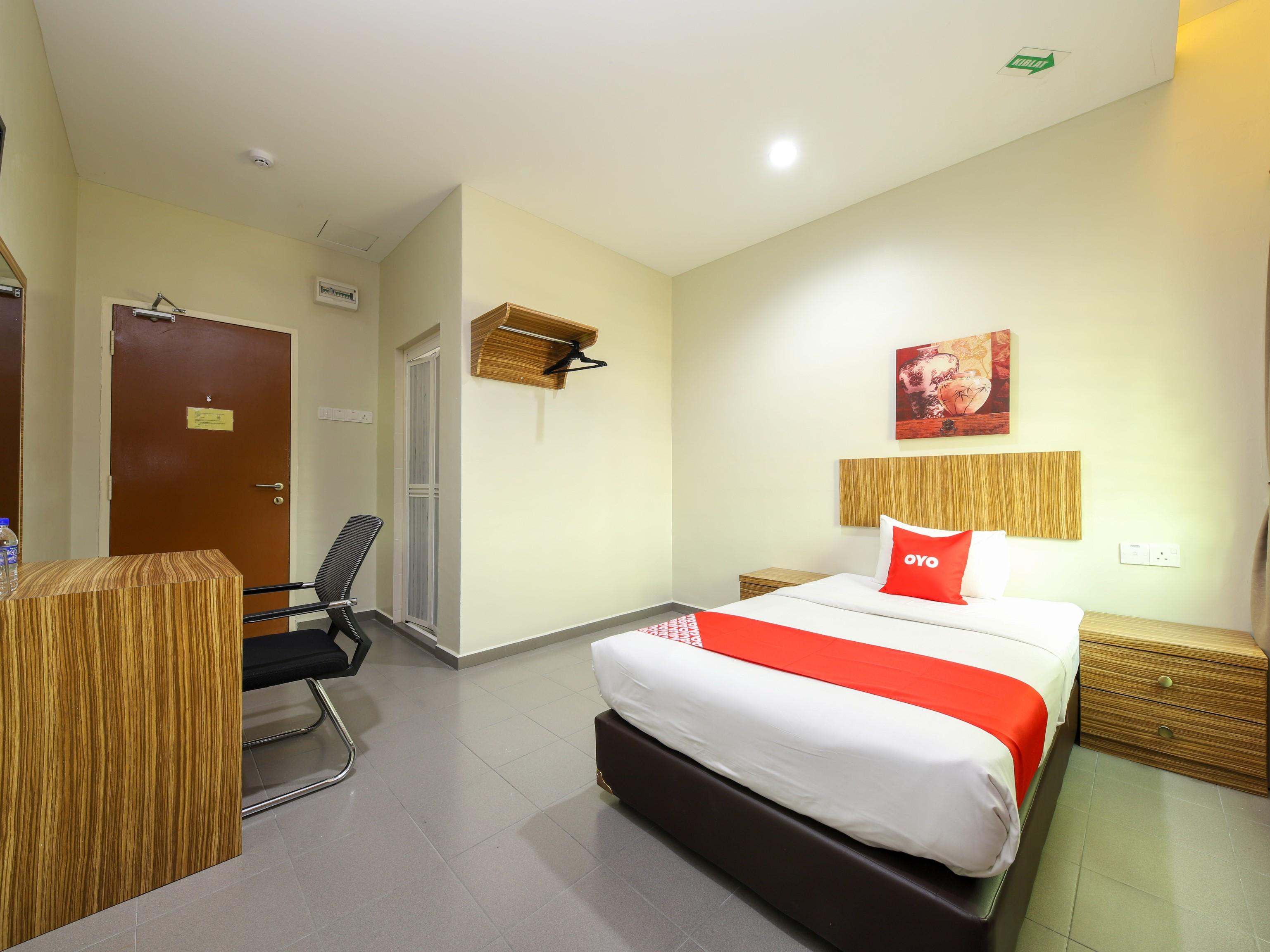 Oyo 89839 Riaz Hotel Malacca Exterior photo