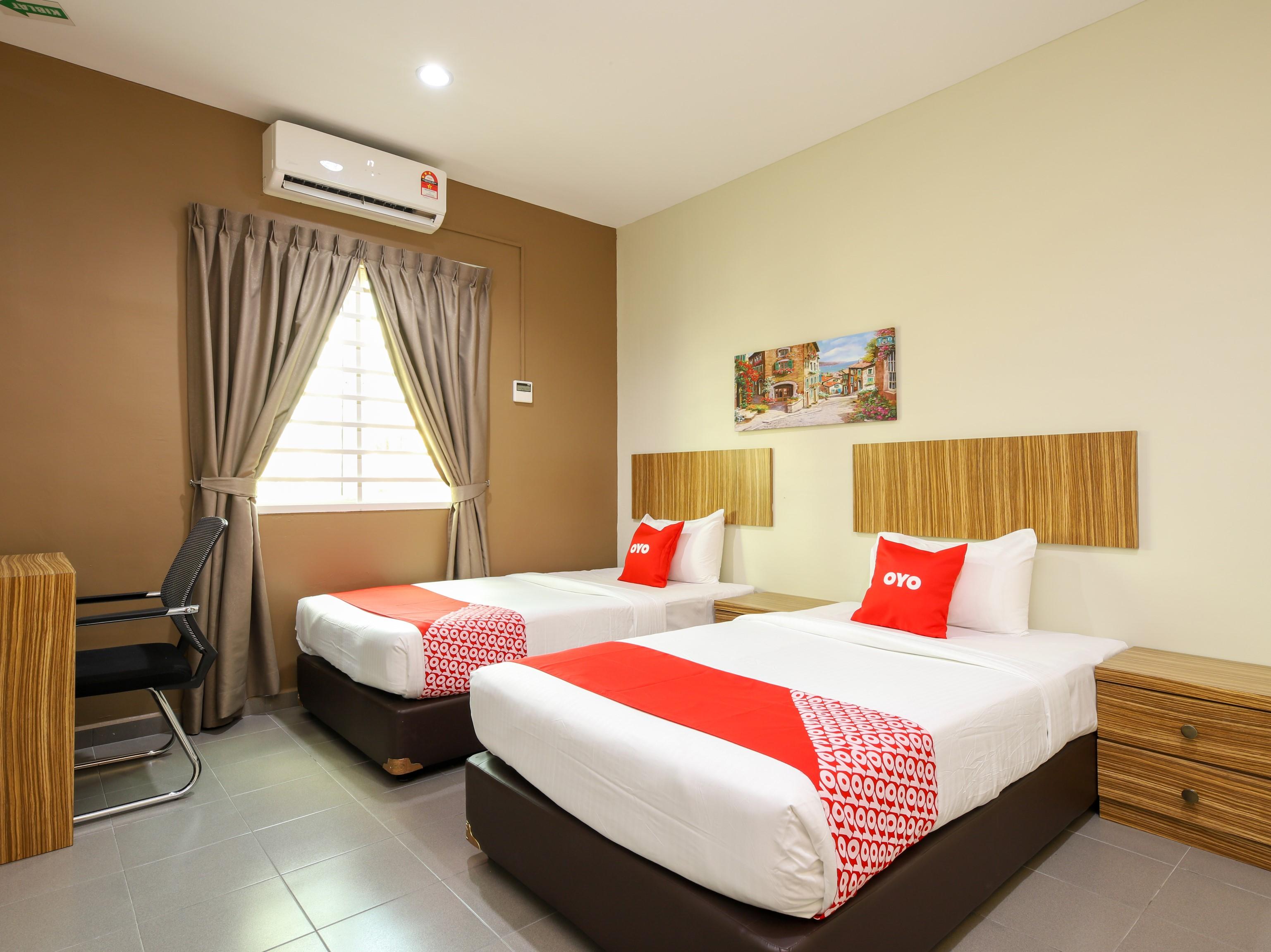 Oyo 89839 Riaz Hotel Malacca Exterior photo