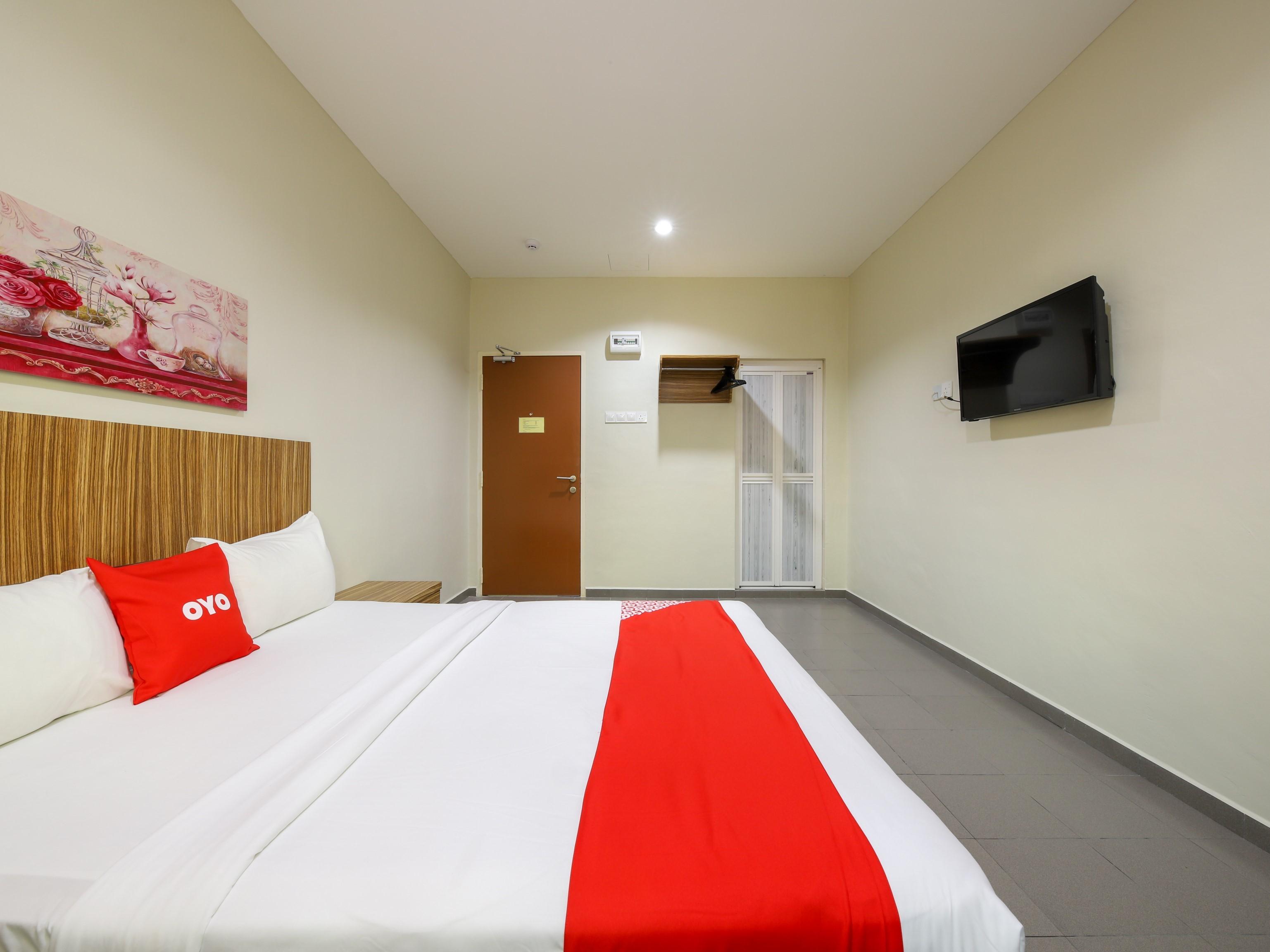Oyo 89839 Riaz Hotel Malacca Exterior photo