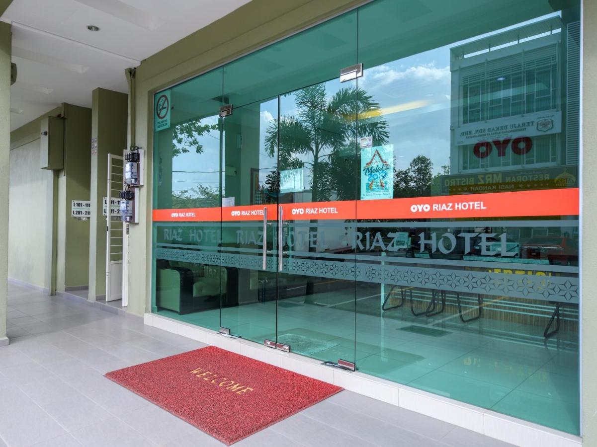 Oyo 89839 Riaz Hotel Malacca Exterior photo